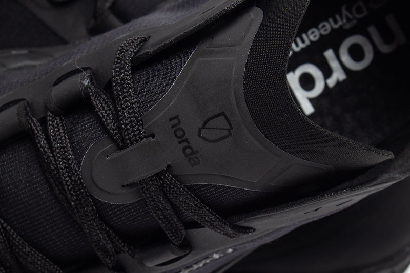 Norda | 001
Color : Stealth Black
