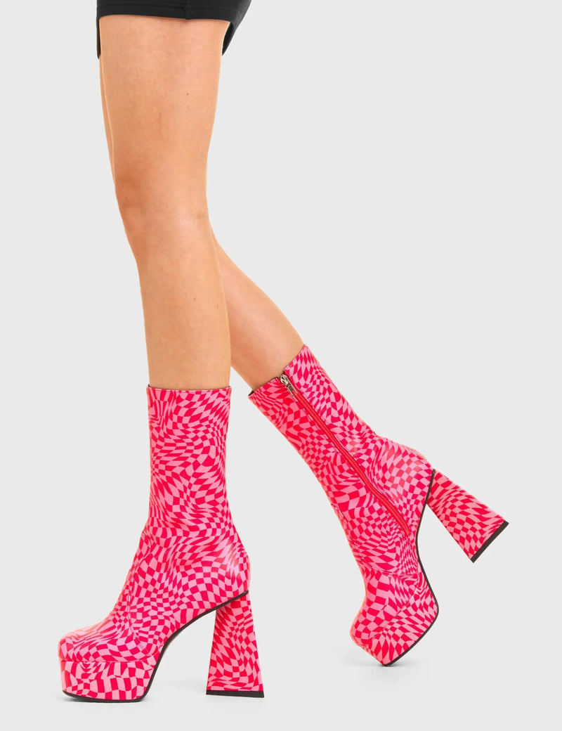ILLUSIONISTIC 
  
  Another Realm Platform Ankle Boots in Fachsia and Pink faux leather. These platform boots feature a fachsia and pink check design, keeping it nice and classy. Made with eco-friendly materials and 100% cruelty-free, these platform boots are as ethical as they are chic.
  
  - Platform Height
  - Fachsia and pink check
  - High Heel
  - 100% vegan 
  
  SKU: LMF 3505 - Fuchsia/Pink