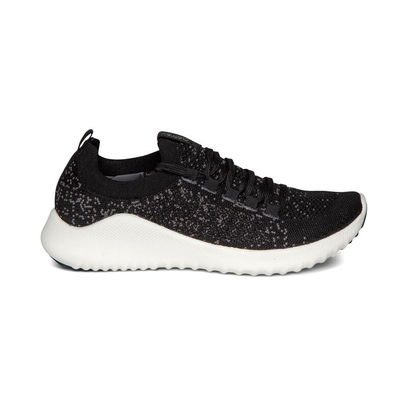 CARLY BLACK ATHLETIC SHOE