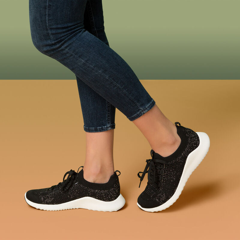CARLY BLACK ATHLETIC SHOE