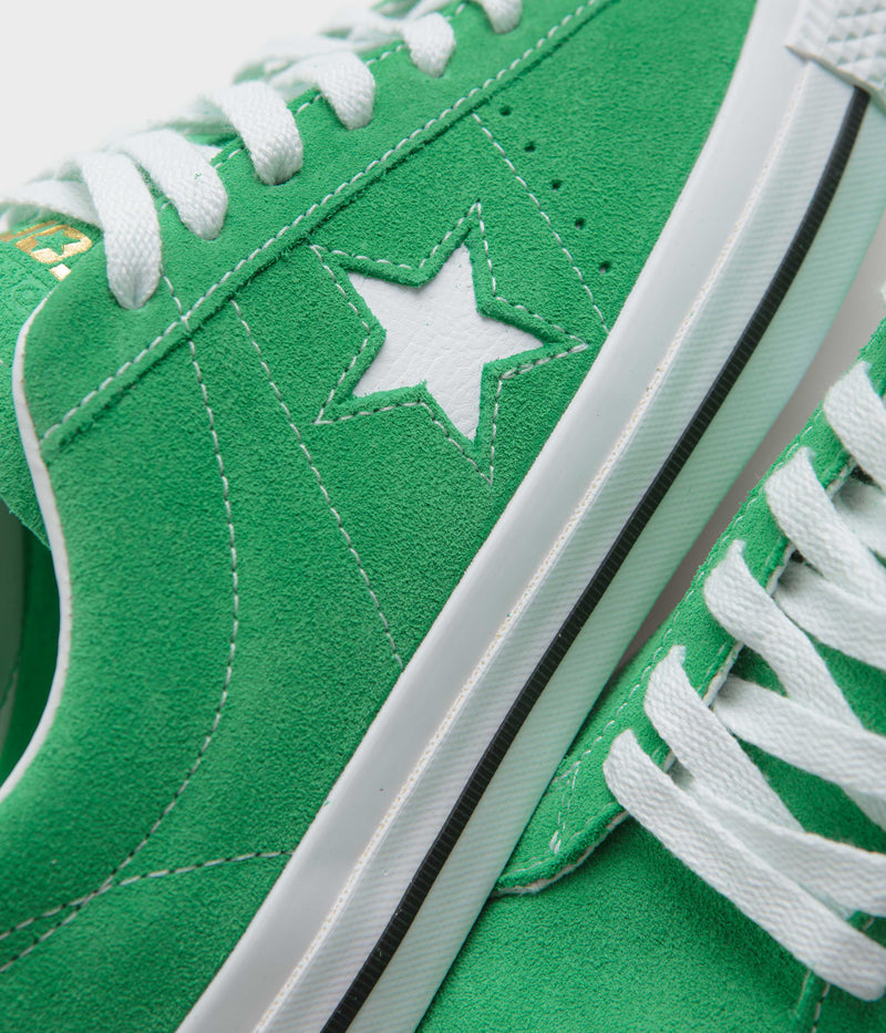 Converse Cons One Star Pro Ox Shoes in Apex Green and White / Black