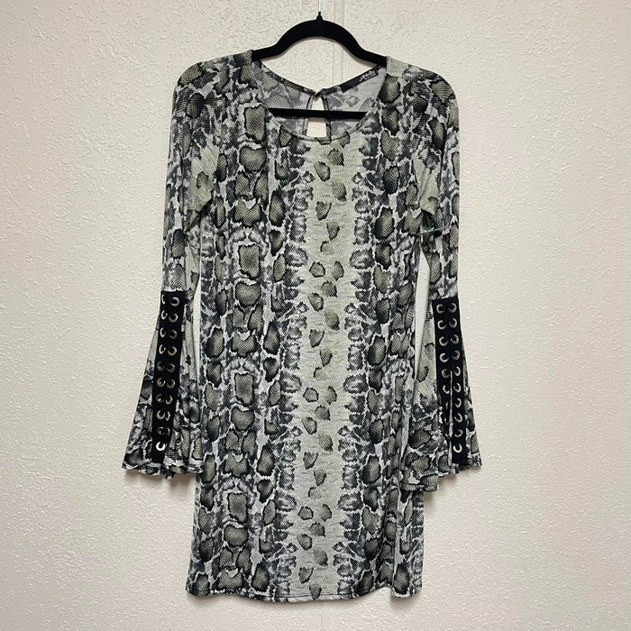 Dresses Ariella Size Medium