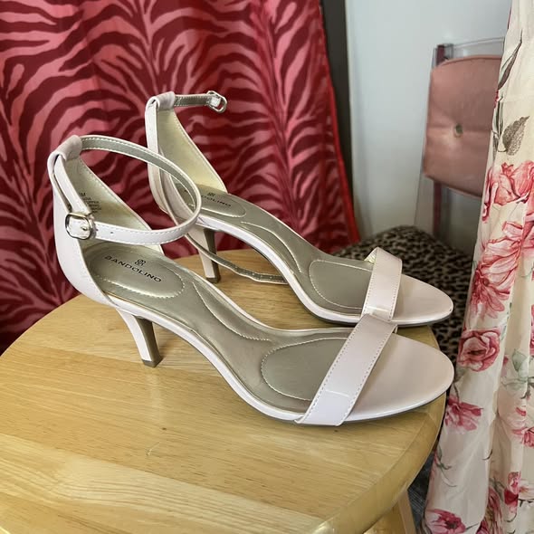 Heels Bandolino Size 8