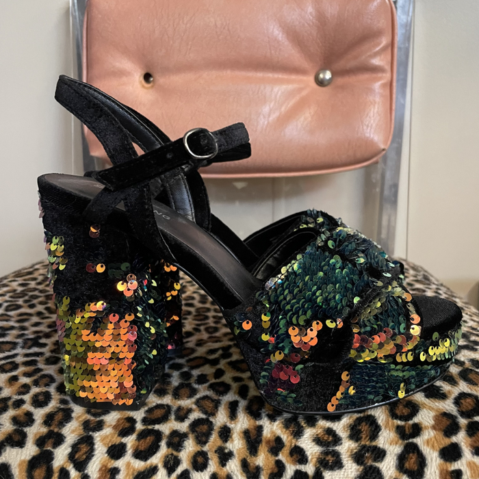 Heels Call It Spring Size 8