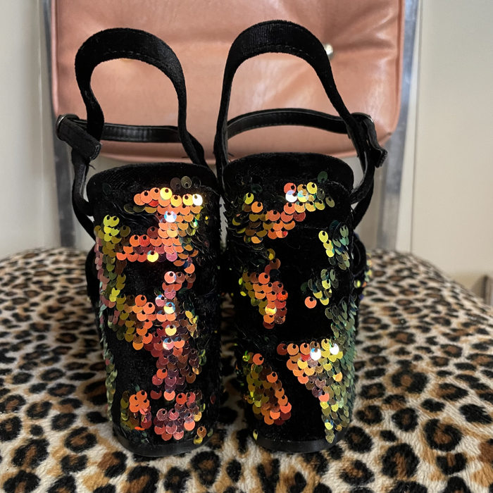 Heels Call It Spring Size 8
