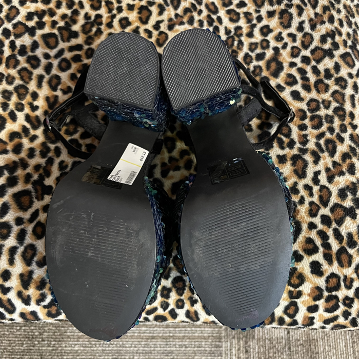 Heels Call It Spring Size 8