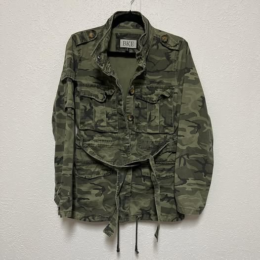 Jackets BKE Size Medium