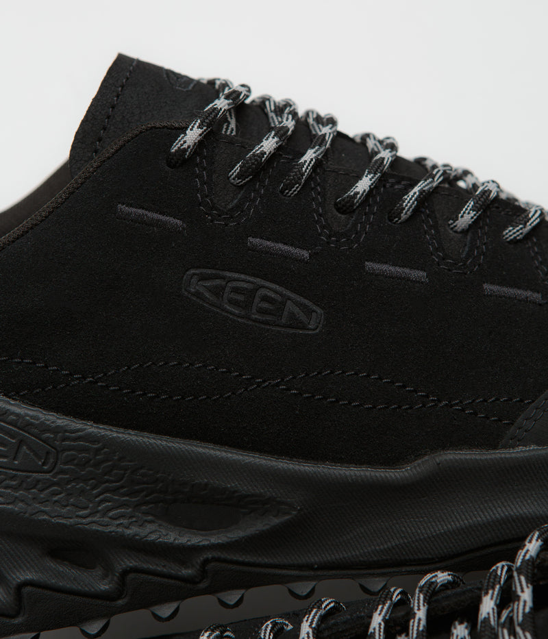 Keen Jasper Zionic Shoes in Black and Alloy