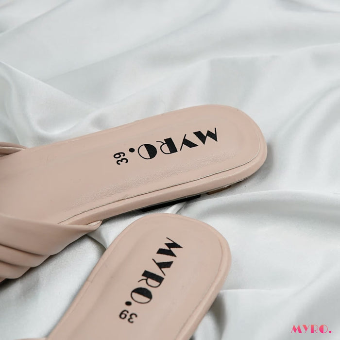 Knotique Cream Mules - MYRO