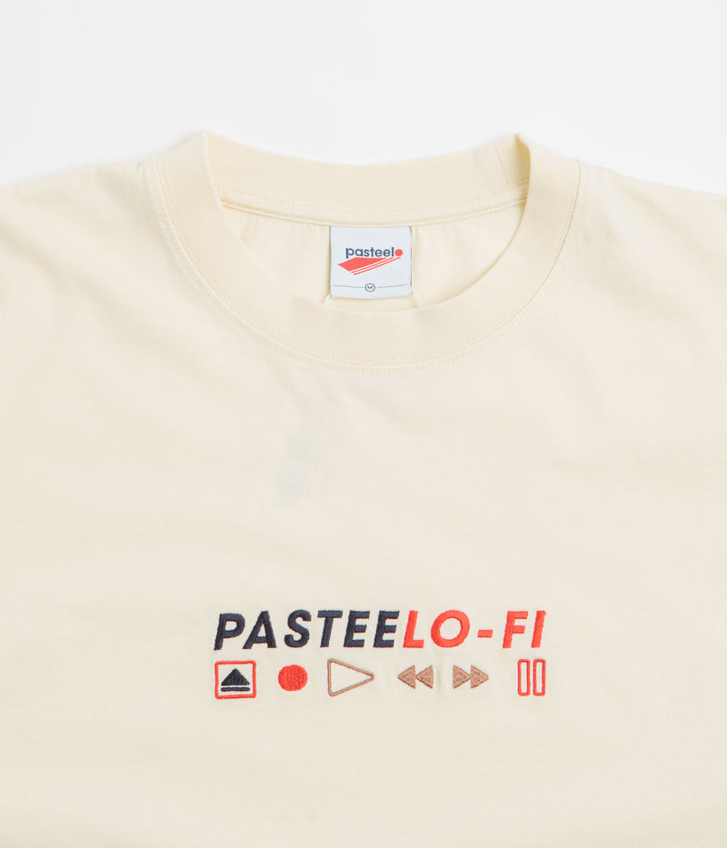 Pasteelo Lo-Fi T-Shirt in Cream