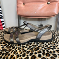 Sandals taos Size 8