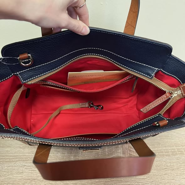 Shoulder Dooney & Bourke
