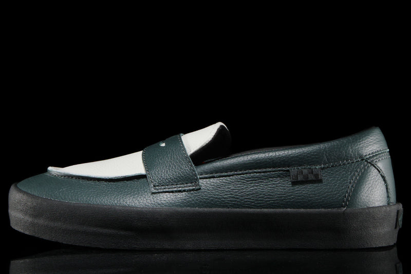 Vans | Skate Loafer
Style # VN0A5DXU1CI1
Color : Dark Forest