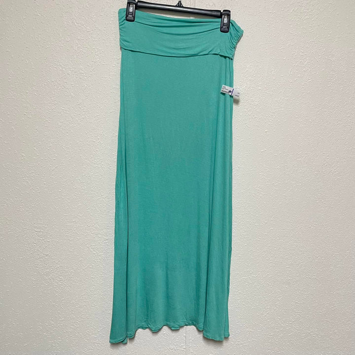 Skirts Vanity Size Medium