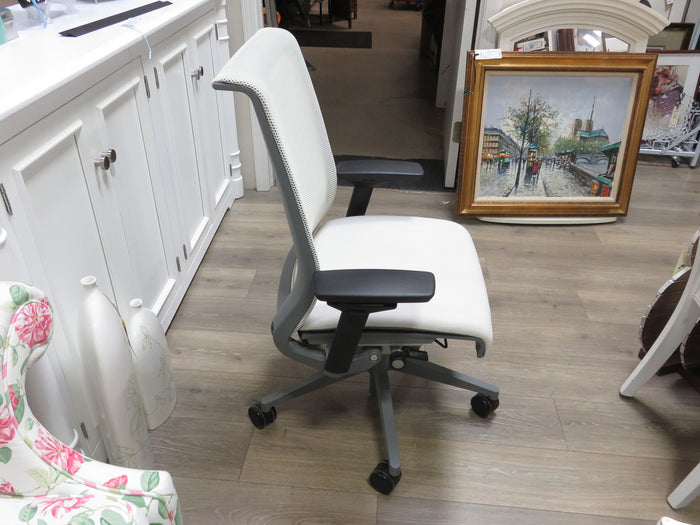 Steelcase Think V.2 Office Chair