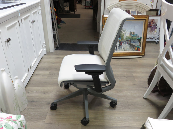 Steelcase Think V.2 Office Chair