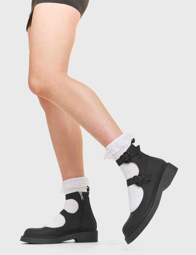 Trapped Shoes LAMODA