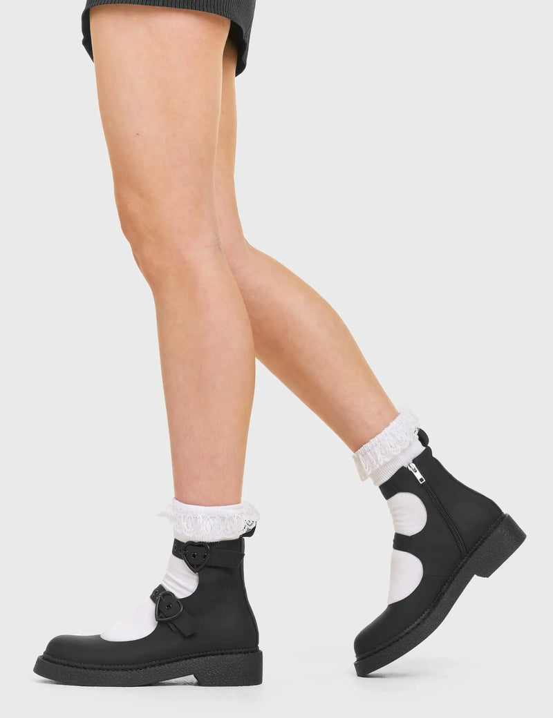 Trapped Shoes LAMODA