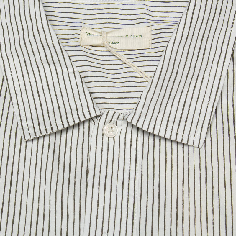 Museum Of Peace &amp; Quiet | Vacation L/S Button Up Shirt
Color : Olive