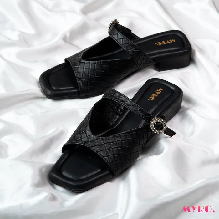 Zeen Low Heel