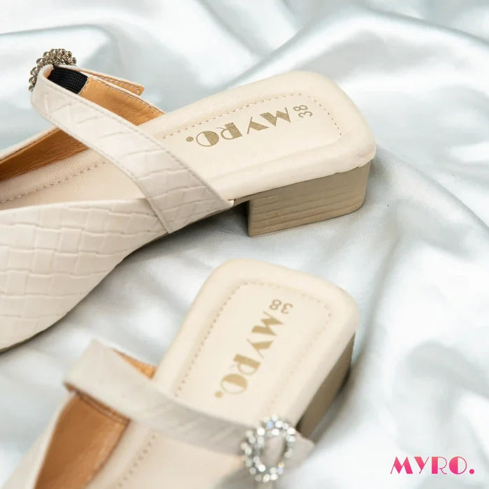 Zeen Low Heel